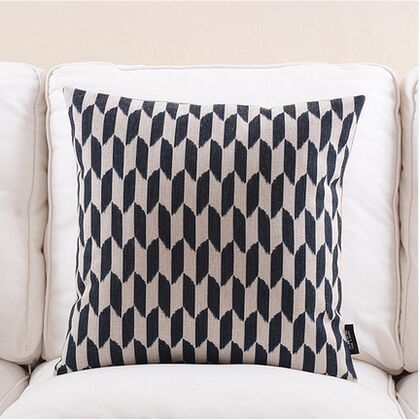 Wood classic black-and-white fluid pillow car cushion sofa lumbar pillow ofhead cushion